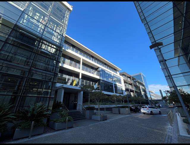 5,141M² OFFICE TO LET IN WOODSTOCK